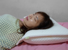 【推薦】GreySa格蕾莎-熟眠記形枕,水感科技乳膠完美包覆頸脖,柔軟支撐、吸濕透氣,感受零壓力的睡眠體驗