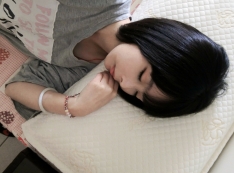 【推薦】GreySa格蕾莎|熟眠記形枕 如同愛人之間最溫暖的擁抱 幸福之所以簡單是因為有了你